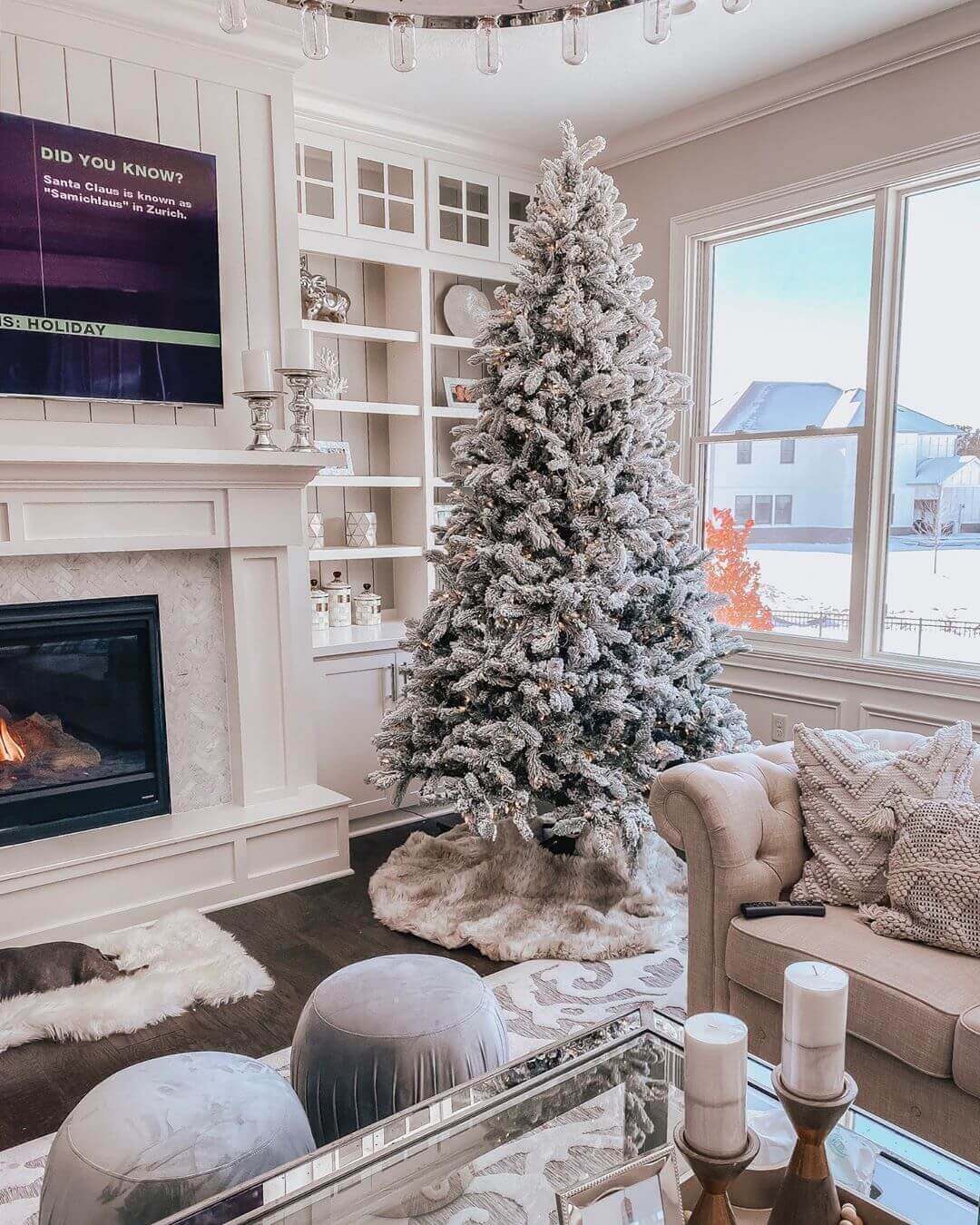 7.5' King Flock® Artificial Christmas Tree with 800 Warm White LED Lights